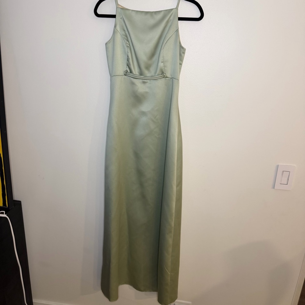 Jim Hjelm Occasions Elegant Green Evening Gown, maxi , spaghetti straps, size 4